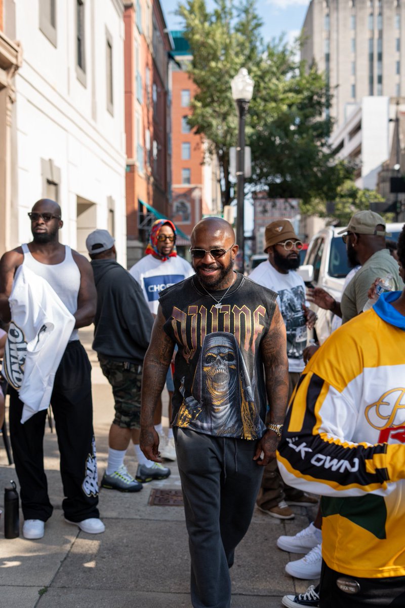 HuntTheShooter's tweet photo. A BlackOwned kickback. https://t.co/WMgHbBHw7p