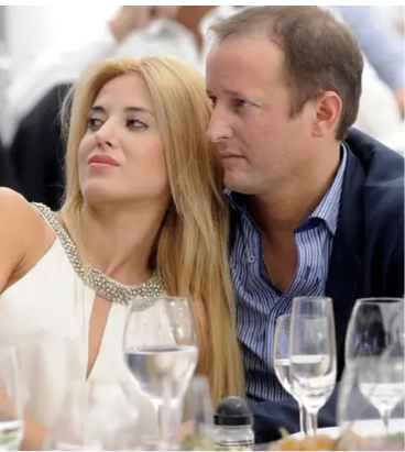 claudiosavoia's tweet photo. Insaurralde, hasta las manos. Jesica Cirio, también. Y todos los que lo vienen bancando, todo el peronismo bonaerense, los jefes de tanto Chocolate dando vueltas (de todos los partidos), deberían empezar a tomar posición y definir si son socios, cómplices o qué. 
Larga vida al periodismo. Bravo por esta primicia exclusiva de @diegocabot