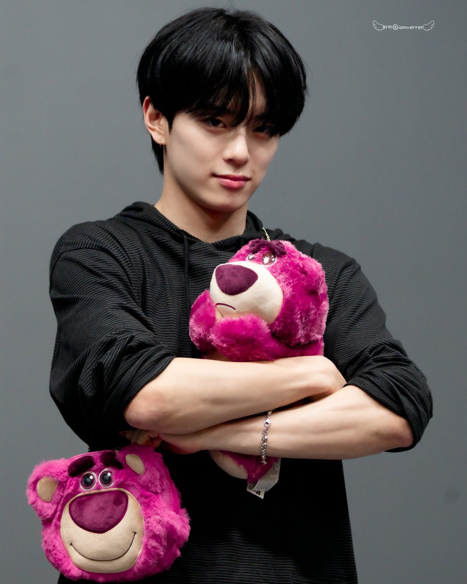 iamverrer's tweet photo. 260605          

토이 스토리 

#강민 #유강민 
#KANGMIN #YOOKANGMIN #カンミン 
#베리베리 #VERIVERY https://t.co/BujXmLRRY3