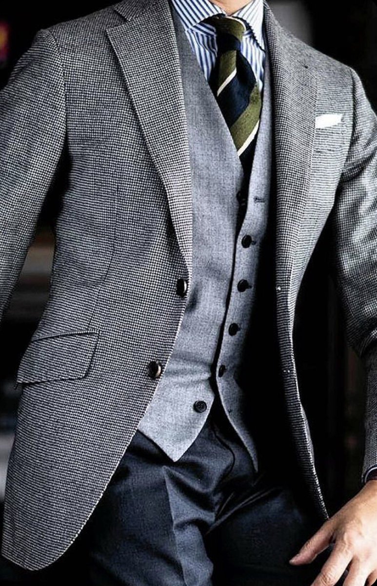 SouthernPeers's tweet photo. Fathers are simple. This Father’s Day just buy your Dad a suit, or a Patek, or a new driver, or a 68 chevelle, or a……… https://t.co/27njyXC0w6