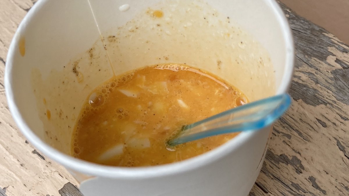 kridtide's tweet photo. โรยพริกไท จ๊าบเลยฮะ  
#สลัดดากาแฟโบราณ
#สุพรรณบุรี https://t.co/VJiKDqI4T2
