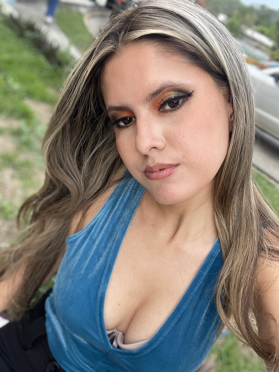 heidi0617_'s tweet photo. “2️⃣5️⃣ años, infinitos ♾️ recuerdos y muchas metas por conquistar.” 🎂🤍✨ #feliz #cumpleaños #xhonduras #fypシ゚viral https://t.co/a7wUJ2rtc7