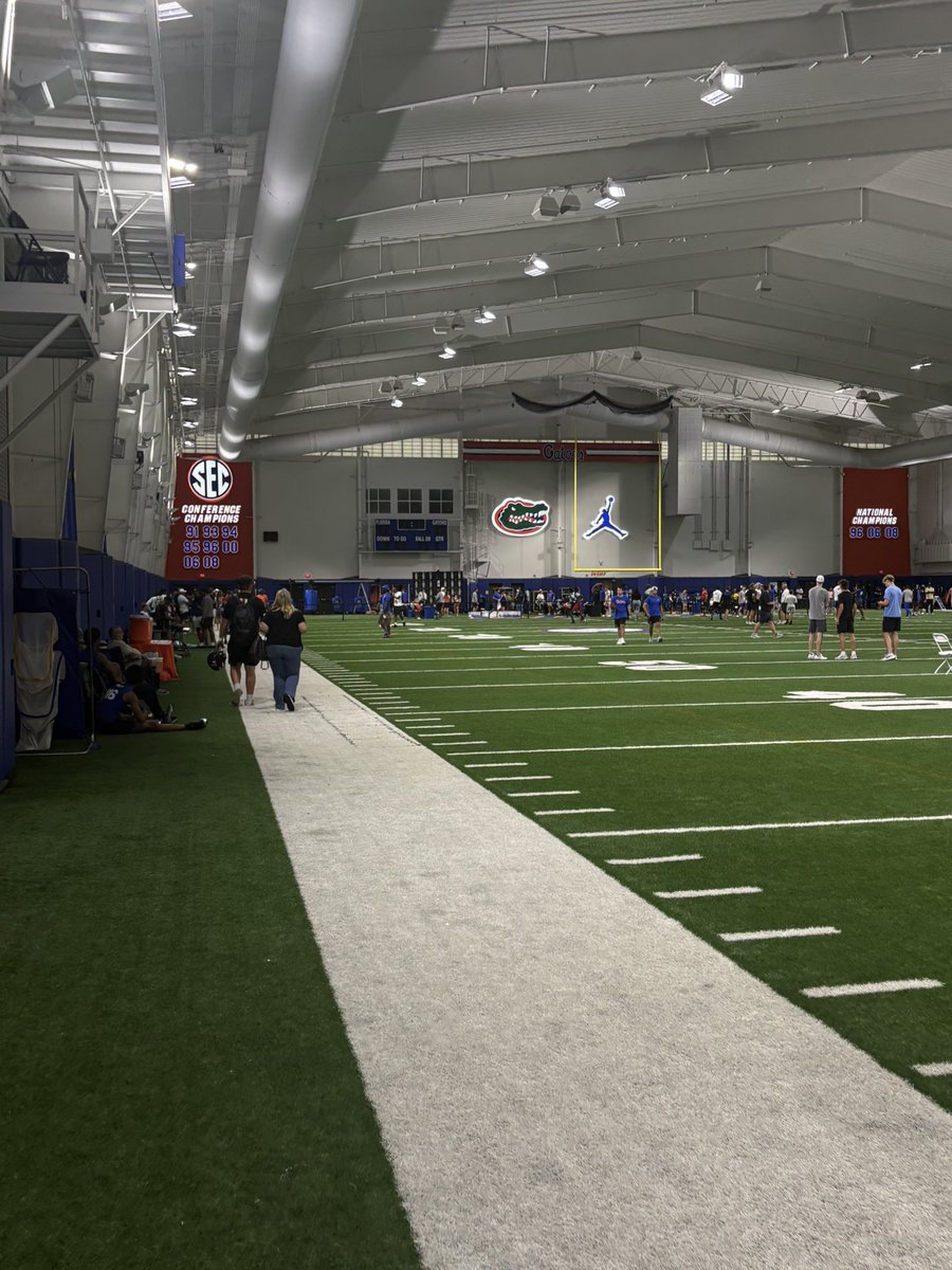 MMalik8555's tweet photo. Great time at the university of Florida 
Malik Muhammad a name to know 
@CoachJonSumrall @CoachWhiteFB
@CoachBamHardmon @CoachGChatman
@GM_DaveCaldwell @katieturner0087 @GatorsFB @ChadSimmons @TomLoy247 https://t.co/klPWEnFYtW