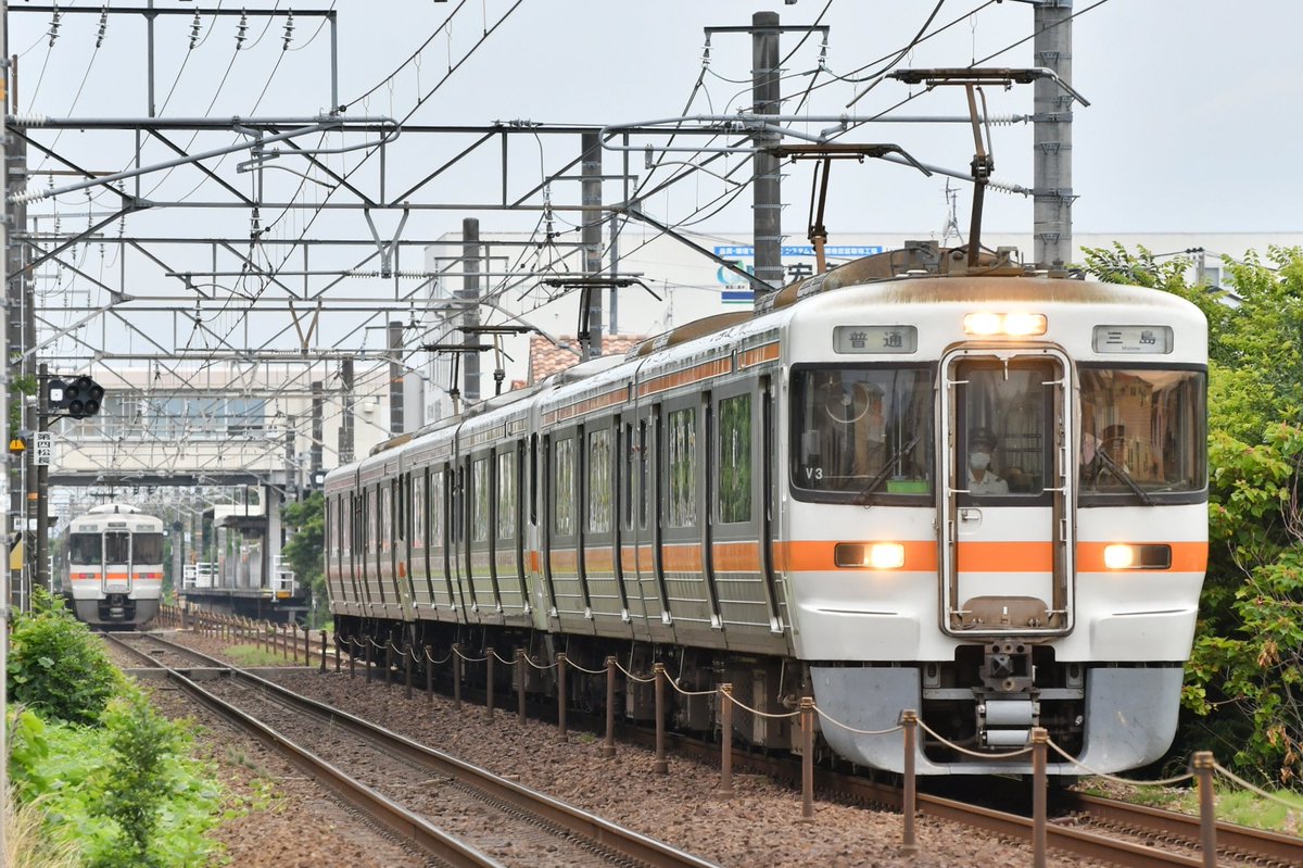 negatarail's tweet photo. 2026.06.20
728M
片浜～沼津

わかりづらいですが、パンタグラフ5丁です。 https://t.co/sfPdVw9H14