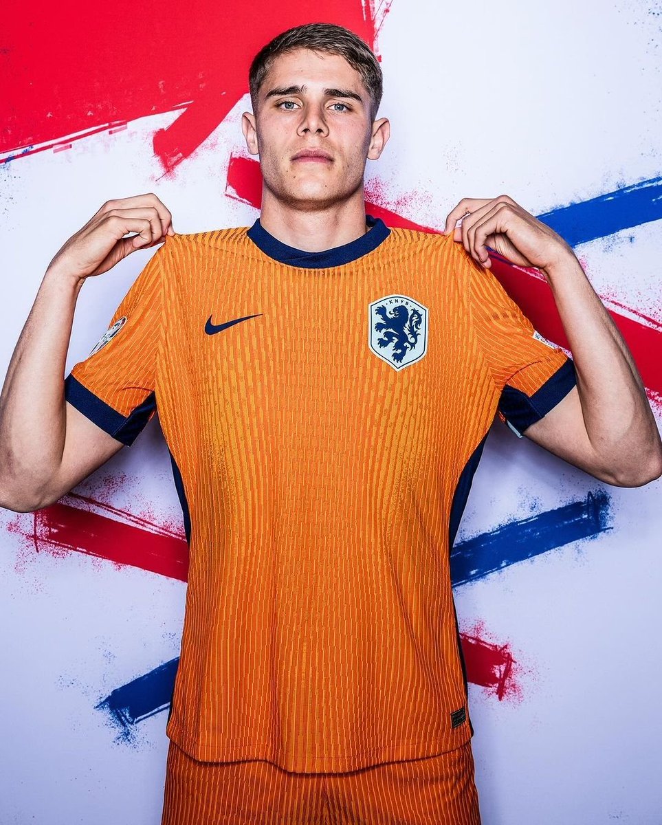 BlaugranaXtra_'s tweet photo. 🚨 Van de Ven to FC Barcelona - YES OR NO? https://t.co/lW6mBIO9dH