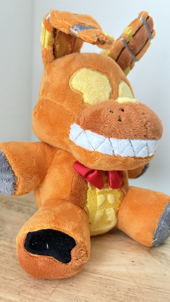 Thecat_0_'s tweet photo. Since I already made Jack-O-Chica, it only felt right to make Jack-O-Bonnie next! 🎃🐰

This is easily one of my favorite custom plushes I’ve made. I love how he turned out 

See you guys next post! 🎃🎃 https://t.co/RHAtlTfLOX