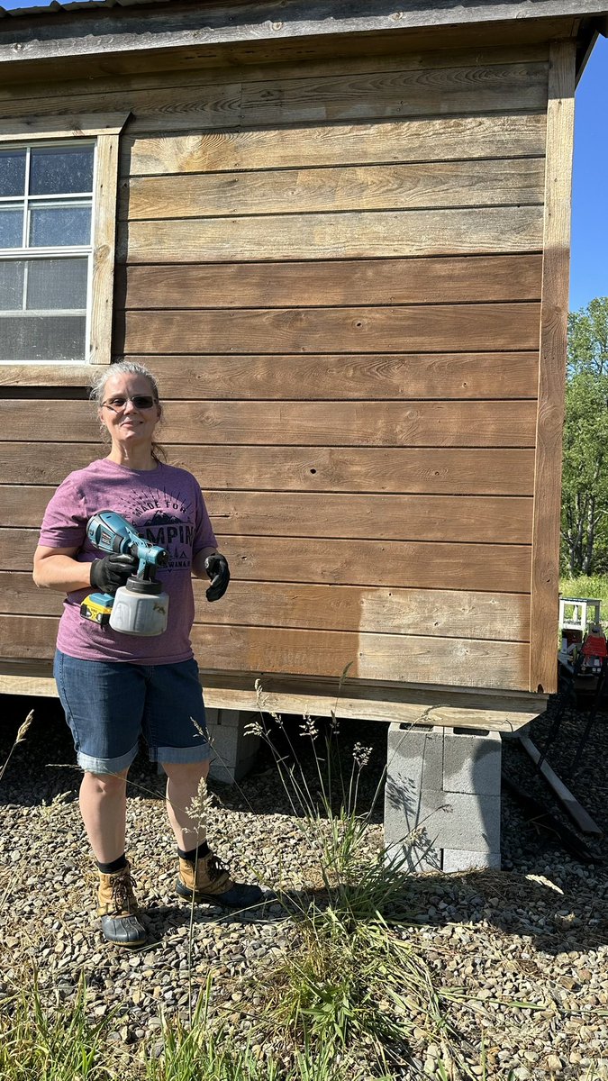 seedspreader's tweet photo. Me and them Mrs staining the cabin. https://t.co/HJBqZC4ZLp