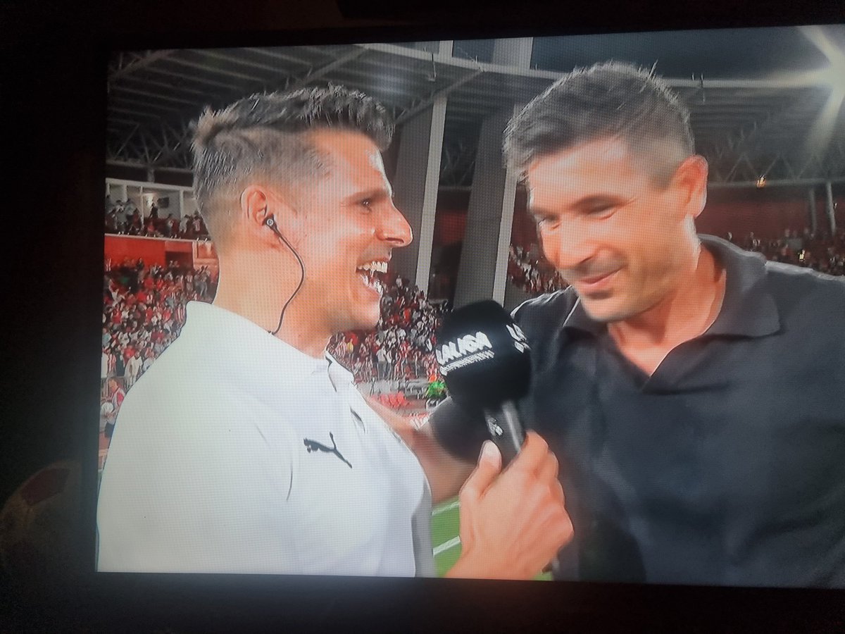 goinguploli's tweet photo. Se acaboooooo @MalagaCF  A primeraaaaa
#Malaga #LaBombonera.
Enhorabuena pedazo de cantera.👏🏽👏🏽👏🏽👏🏽👏🏽👏🏽👏🏽
Y Funes acordándose de nuestro gan Juanito 🥺 https://t.co/qcY8N4iWrF