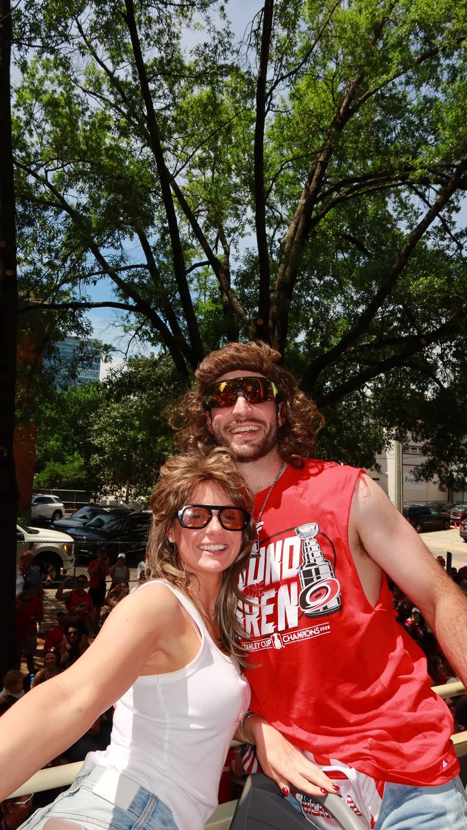 itsaho2jarvybby's tweet photo. Ghost and his wife really brought the vibes for the parade. Even their kid has a mullet! 😆🤣

📸 IG/gina.gostisbehere https://t.co/UfjbZuKkJh