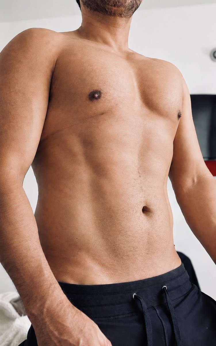 sIngleBul's tweet photo. Sábado de disfrutar la vida… y si se cruza una bonita casualidad, bienvenida sea. 
😏🍷🔥😈 https://t.co/wmyF1VF9k3