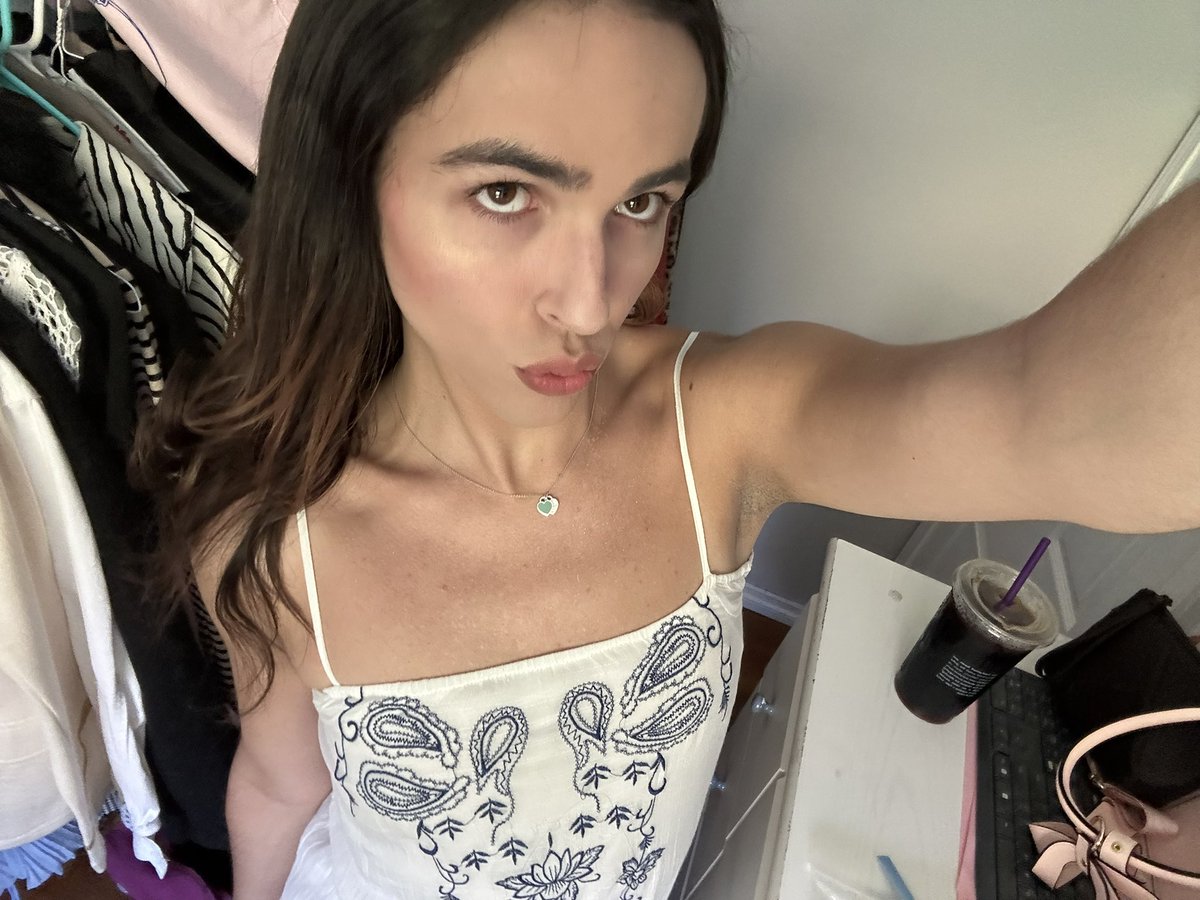 nitrocoldbrewbb's tweet photo. omw to werk again ♡ 
#mlm #gay #femboy #fem https://t.co/tNt4AeOQBB