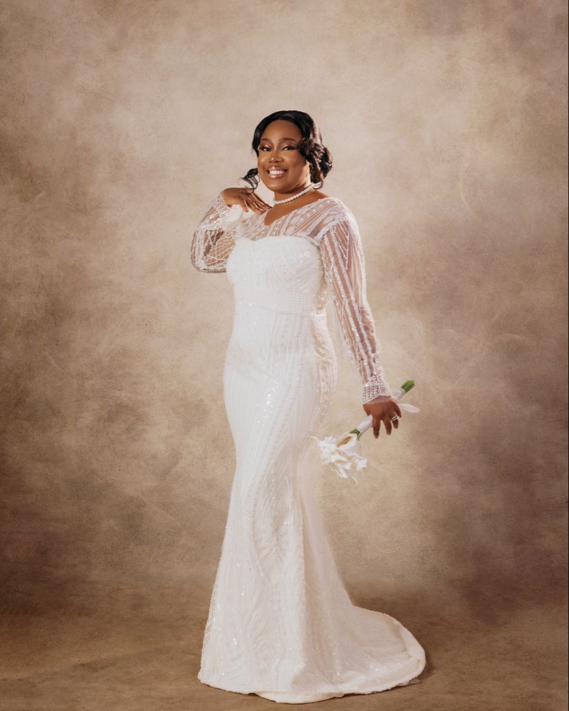 Tomithecreative's tweet photo. I did it 🥹.

There were moments of stress, moments of doubt, and moments I wondered if I could pull it off.

But on my wedding day, standing in this dress, I knew all the stress was worth it. https://t.co/hbvLN1JoIQ