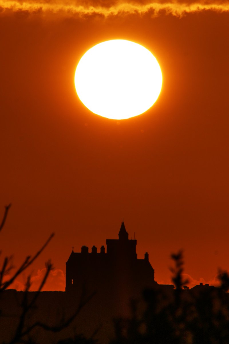 gerryodonnell0's tweet photo. Fabulous sunset tonight (2).
Classiebawn castle. #Sligo
@barrabest @CarlowWeather https://t.co/gpBuV5Lk7u