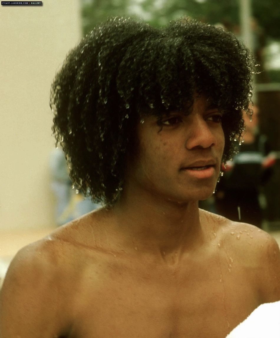 Majellachi8g's tweet photo. This is Michael Jackson in 197, around 19 -20 before the world watched him change. Already star with the Jack 5, per off the wall. In the years after broken nose (1979), pepsi burns 1984 l, and with vitiligo.  For many, this capture him before the changes and scrutiny. https://t.co/ENBivGczra