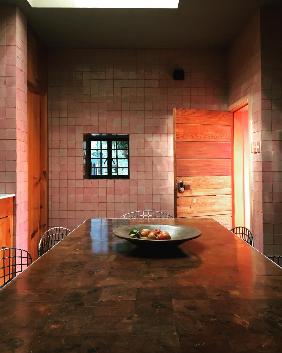 formsarchive's tweet photo. Most architects would have removed the volcanic rock, Barragán built around it.  

Prieto López House 
Arch. Luis Barragán, 1948. https://t.co/NsngHPFpEg