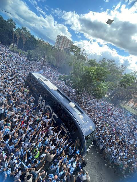 ElRincondeVaro's tweet photo. Mira que soy malaguista, pero nunca me he emocionado tanto con el Málaga ni cuando jugamos la champions. 

Qué bonito es ver este equipo lleno de malagueños.

Lo siento almerienses, el año que viene volvéis seguro a primera.

Viva Andalucía y Forza Málaga! https://t.co/8DqP9IoGHm