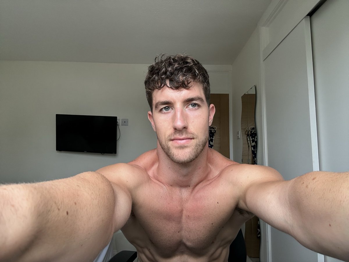 VictorSterDom's tweet photo. I am where I need to be! If you are seeing this you need to get where you belong and get sending 🤑💪💸 https://t.co/JbDT7fyjgq