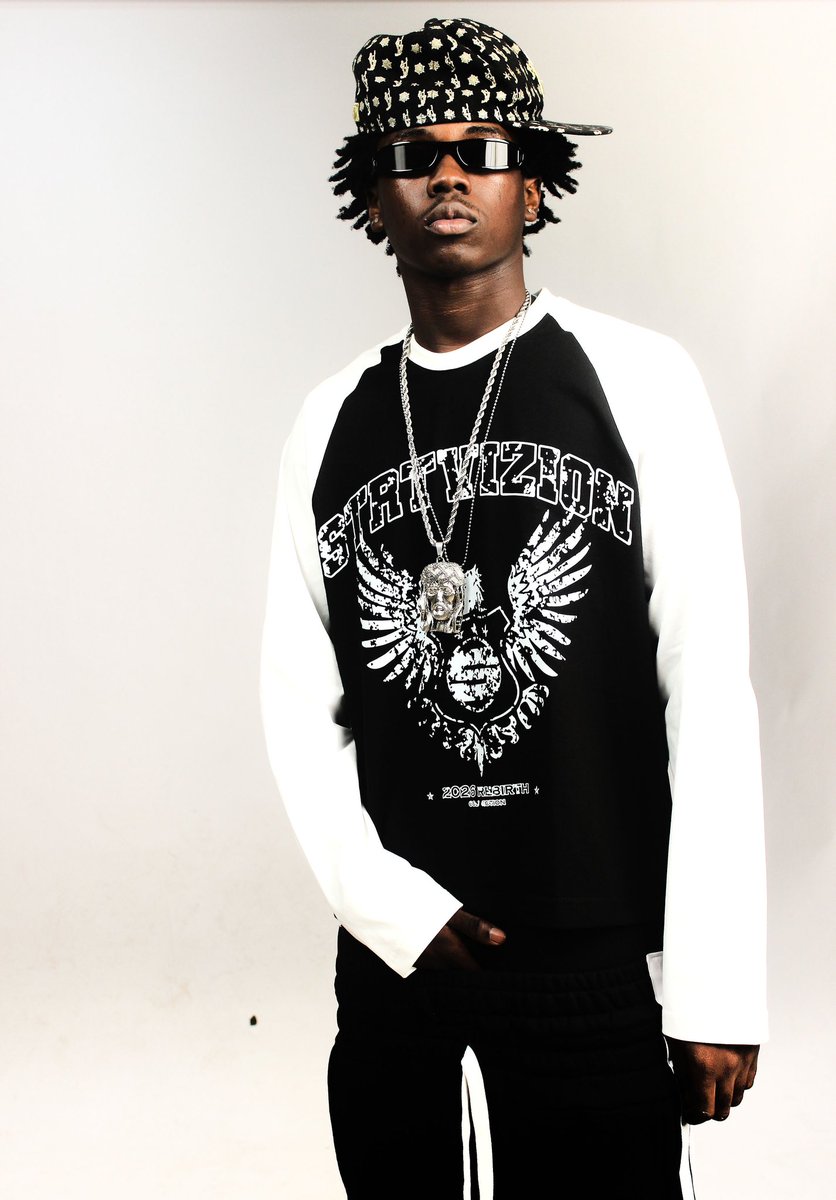 CGL___4's tweet photo. Cool clothes I just dropped 

https://t.co/SpsAOvn3z6 https://t.co/Ka0yXUhCc3