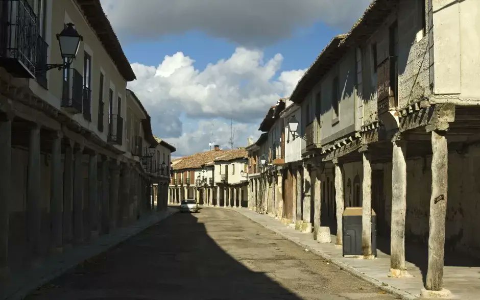 eldebate_com's tweet photo. 🏘 El ancestral aspecto medieval que convierte a Ampudia en uno de los pueblos más bonitos de España

Con algo menos de 600 habitantes, su calle Mayor es una de las más fotogénicas de Castilla y León https://t.co/2ZOJG1ucIE