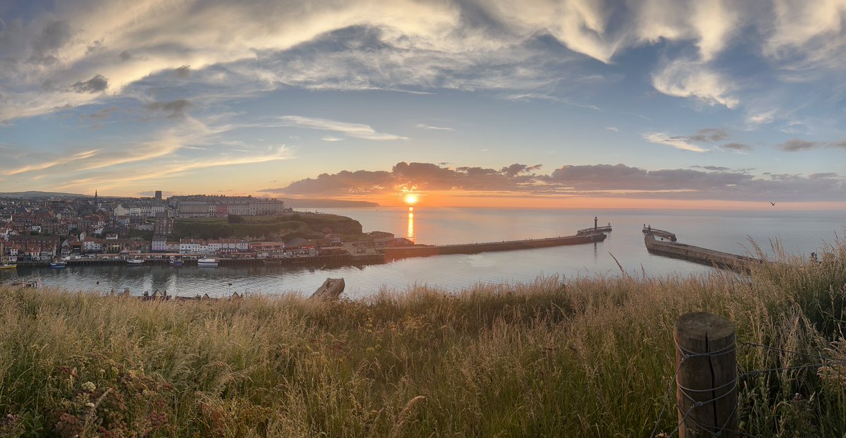 martingeddes's tweet photo. Solstice sunset from Whitby Abbey. https://t.co/VIpzc6SHQ8