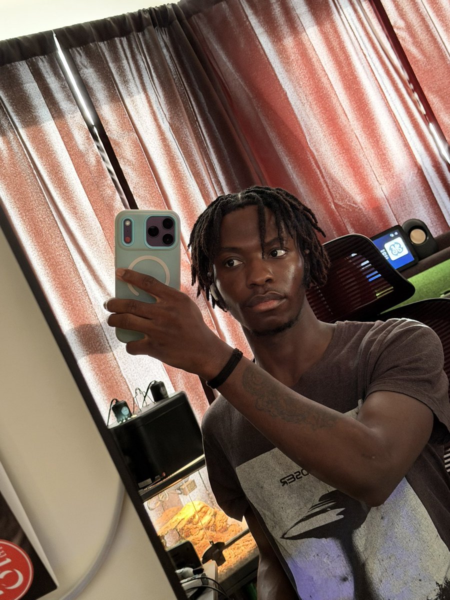 Datboiifine's tweet photo. 🌞🌞 https://t.co/DoARUoOCTx