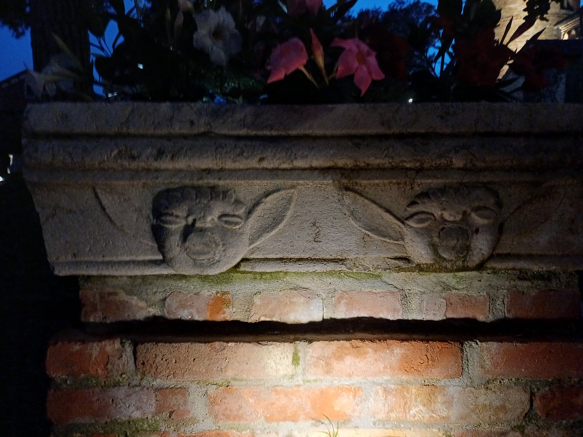 ZamunerDavide's tweet photo. Maestro Yoda medievale in quel di Caorle https://t.co/K6UUwGk3BX