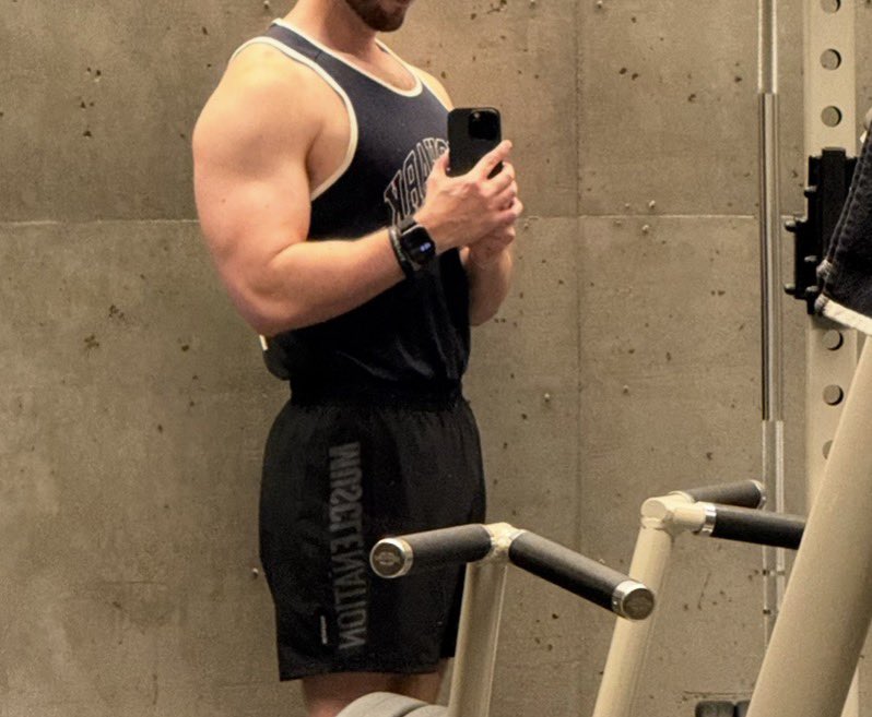 ausmaster0's tweet photo. Fuel my growth. https://t.co/9SqWp18D9s