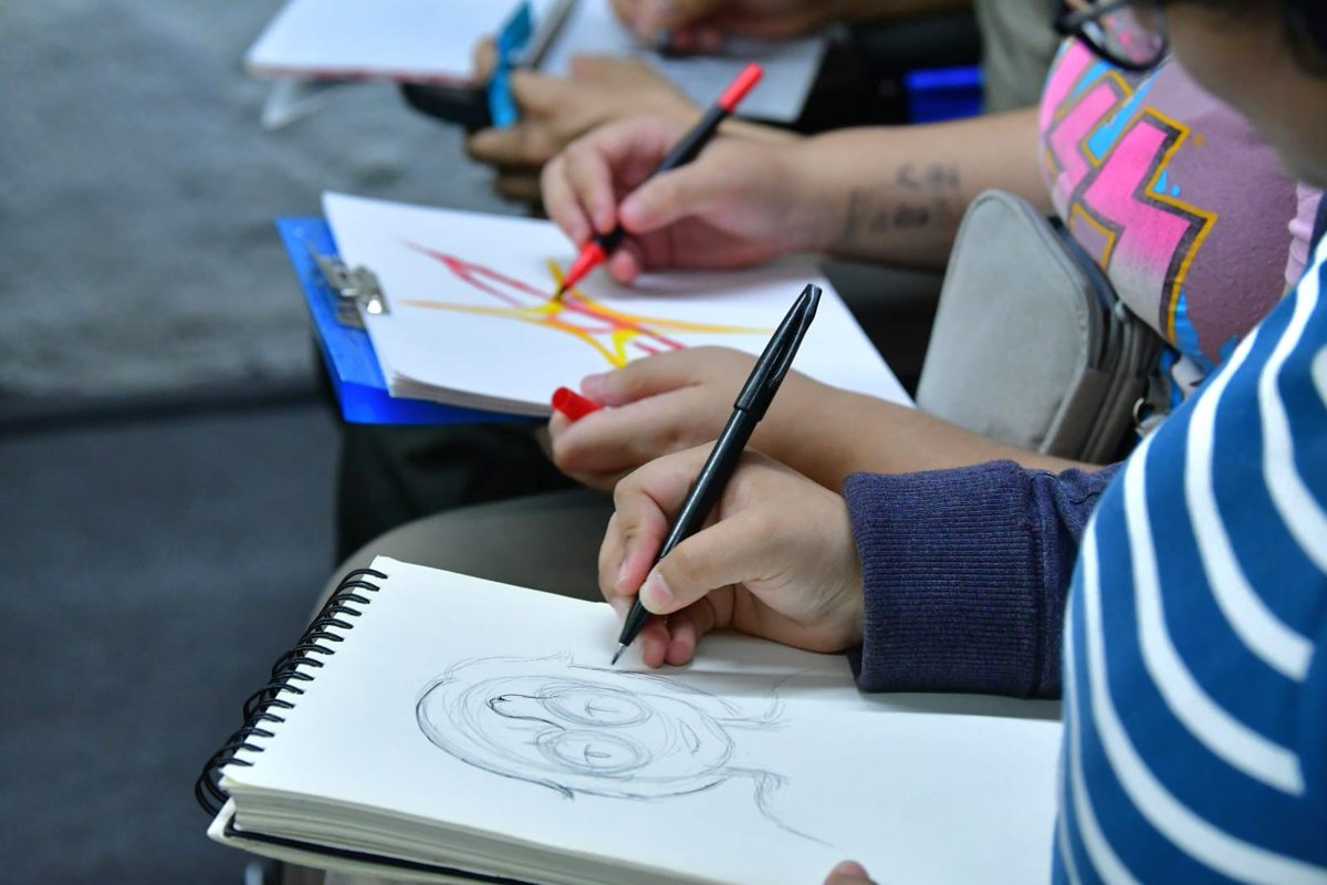 ople_Ver's tweet photo. #ActividadesOPLEV 🗳️ ¡El arte y la democracia se encuentran en el @ople_Ver! 🎨 Con gran entusiasmo damos inicio a los cursos de capacitación para las y los participantes del concurso de murales "Democratiz-arte" 🎨🫟. 
🧵 https://t.co/adLdKWONxk