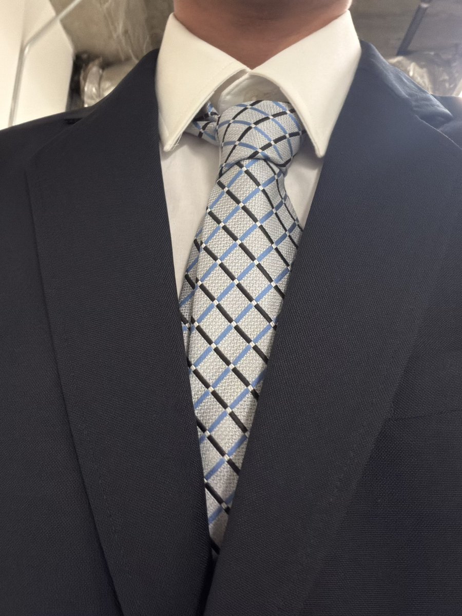 shouldbeawayso's tweet photo. Who can I fuckk in my work suit 🙄🫶🏽? Sorry been busy so haven’t been active on this account 🫣. #cucklistla  @SoCalCucklist_ @CaliCuckList @LACucklist @CuckList1 https://t.co/cENluwvmBM