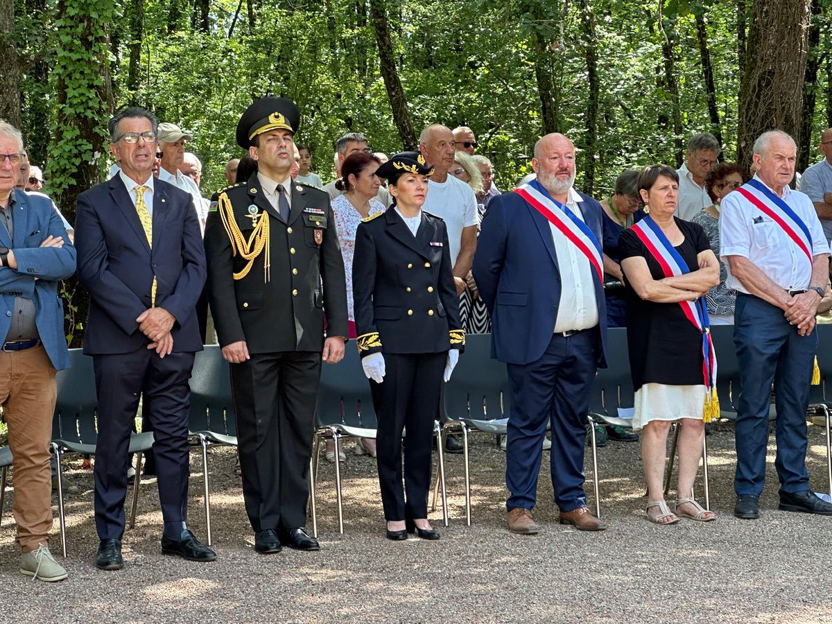AzAmbassadeFr's tweet photo. La cérémonie commémorative du 82ᵉ anniversaire de l’attaque du Maquis de Cabertat s’est tenue, ce samedi 20 juin, au mausolée de Cabertat, sur la commune de Vaïssac, afin d’honorer la mémoire des résistants et des victimes de l’attaque du 20 juin 1944.

La cérémonie s’est déroulée en présence de la directrice de cabinet de la préfecture de Tarn-et-Garonne, Ambre Bernard, des sénateurs François Bonhomme et Pierre-Antoine Lévi, des maires et des élus locaux,ainsi que du colonel Javid Abdullayev ,attaché militaire de l’Azerbaïdjan en France.

À cette occasion, un hommage a été également rendu à la mémoire du résistant azerbaïdjanais Ahmadiyya Jabrayilov, plus connu en France sous le nom d’« Akhmed Michel » ou de « Kharko », qui a combattu le nazisme et la barbarie dans les rangs de la Résistance française.