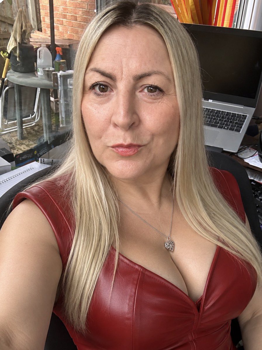 Julie Heath tweet media