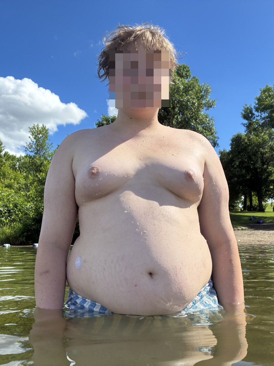 fatboyflorian's tweet photo. my fat floats in water https://t.co/r5TSQtPRWb