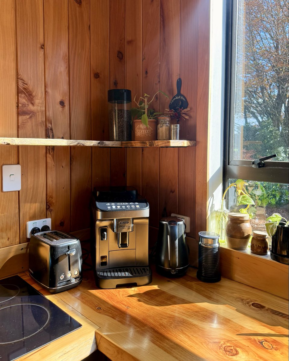 playmatejaylene's tweet photo. gm from my coffee corner 🌻☕️ https://t.co/m66lEzTHzV