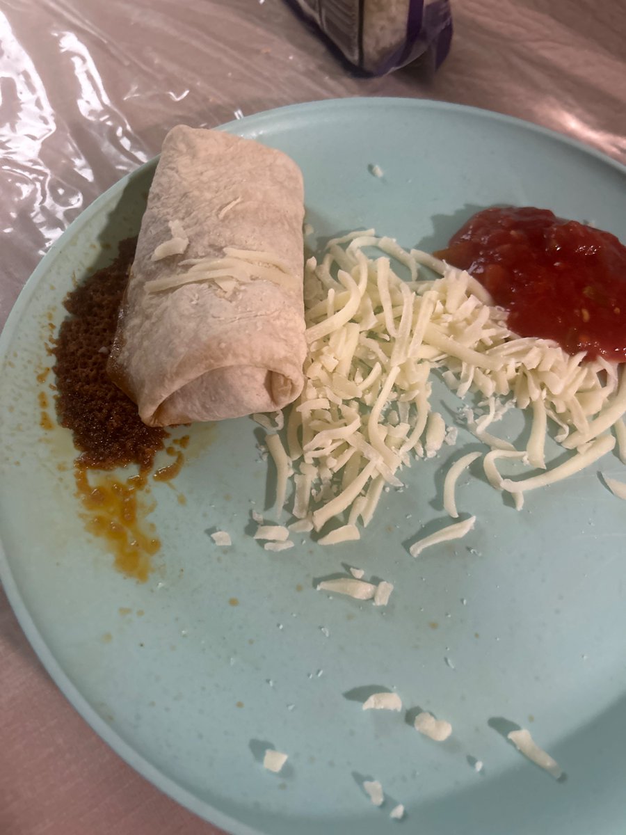 ILLITFIES's tweet photo. WHO said wifies fans can’t cook 😂 https://t.co/4zAlF4lZW8