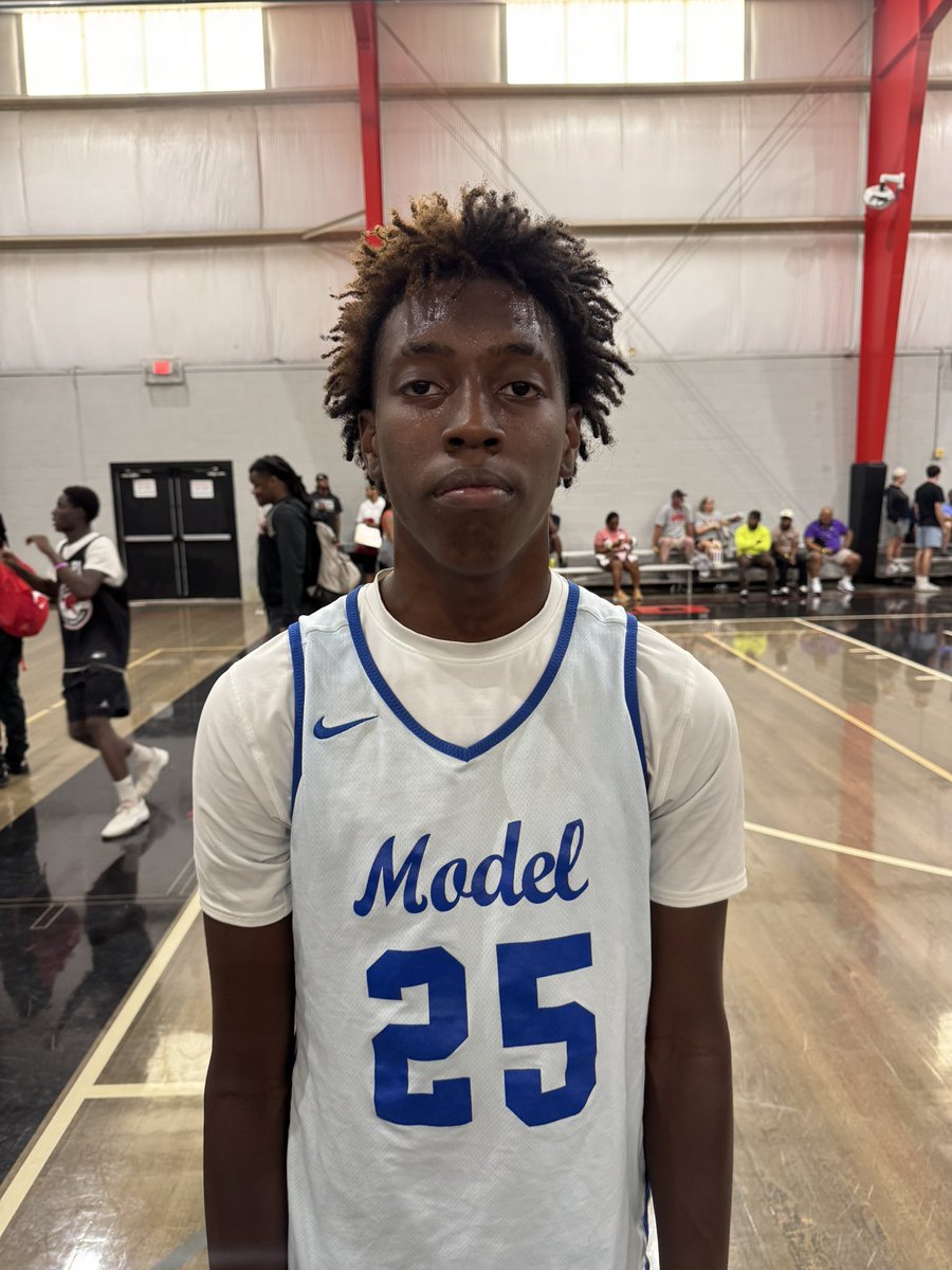 OntheRadarHoops's tweet photo. Chadon Woodley showcased a polished mid-range game, consistently getting to his spots and knocking down shots with confidence. He played with relentless effort from start to finish, crashing the boards, excelling in transition, and making an impact on both ends until the final buzzer.

📌:
@_joshtec 
@SHReport 
@ModelHoops 
@chadonwoodley_7