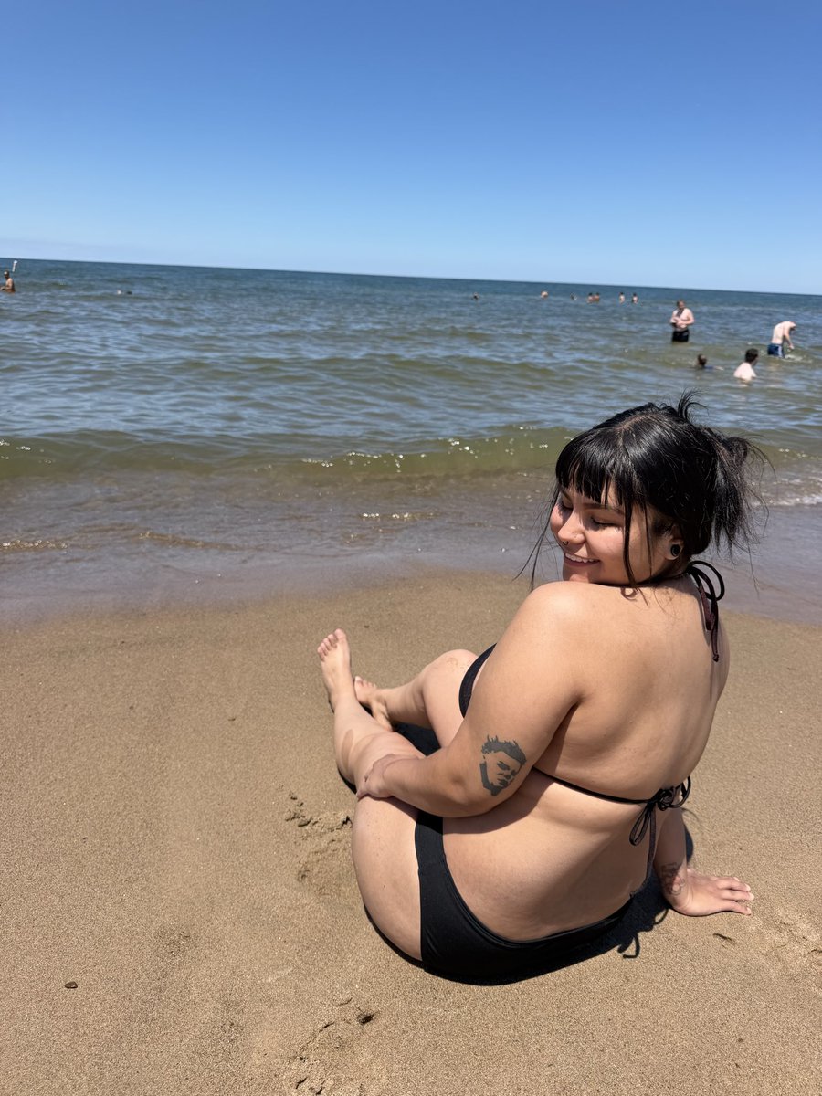 j_26_'s tweet photo. summer ‘26 🥰 https://t.co/AymS2PvGRH