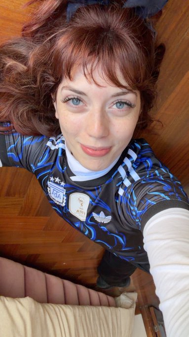 Mami Joy ❤️‍🔥 - Besitos en la carita ~🩵💙🩵🤍🤍 https://t.co/FM4tkB70hL