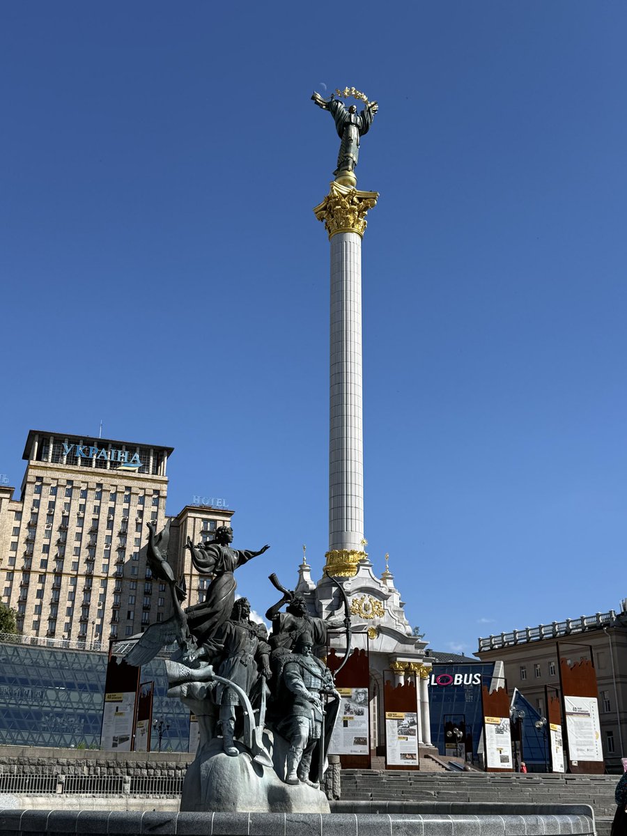 leemryle's tweet photo. подивіться на прекрасний київ 🫶 https://t.co/EOBzK4rL4M