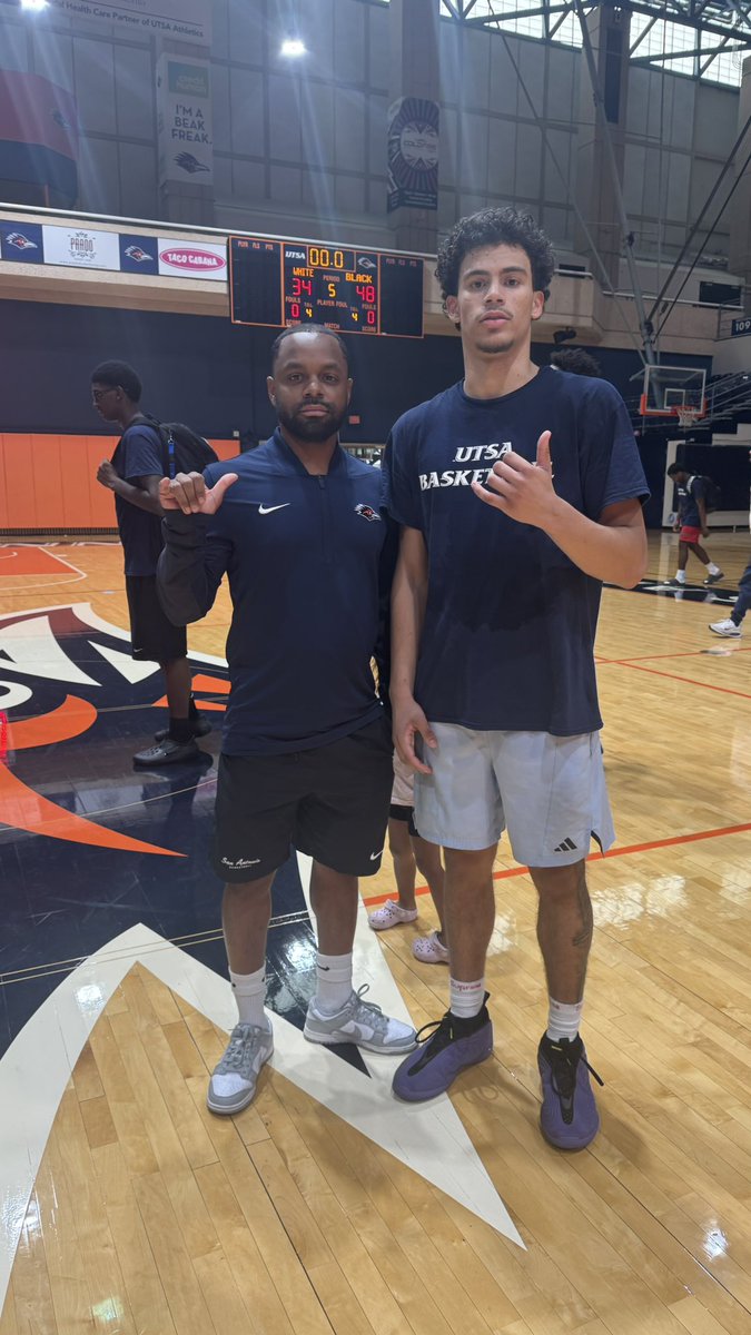 Joezia_30's tweet photo. Thank you @UTSAMBB for an amazing time at the elite camp. I had an amazing time and learned a lot. Can’t wait to see you guys at TABC and other further events. #gobirds?
@NBowman10 @CoachJBrooks3 @CoachAClaunch @Coach_Pres 
@RPHS_BoysBBall @tj_ford https://t.co/LV9HV5BYXl