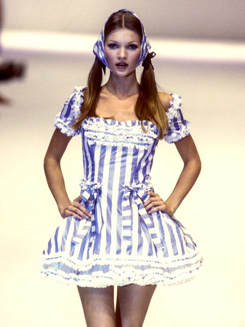 soIesque's tweet photo. thinking about Blumarine S/S 1993 https://t.co/ixteucIlDW