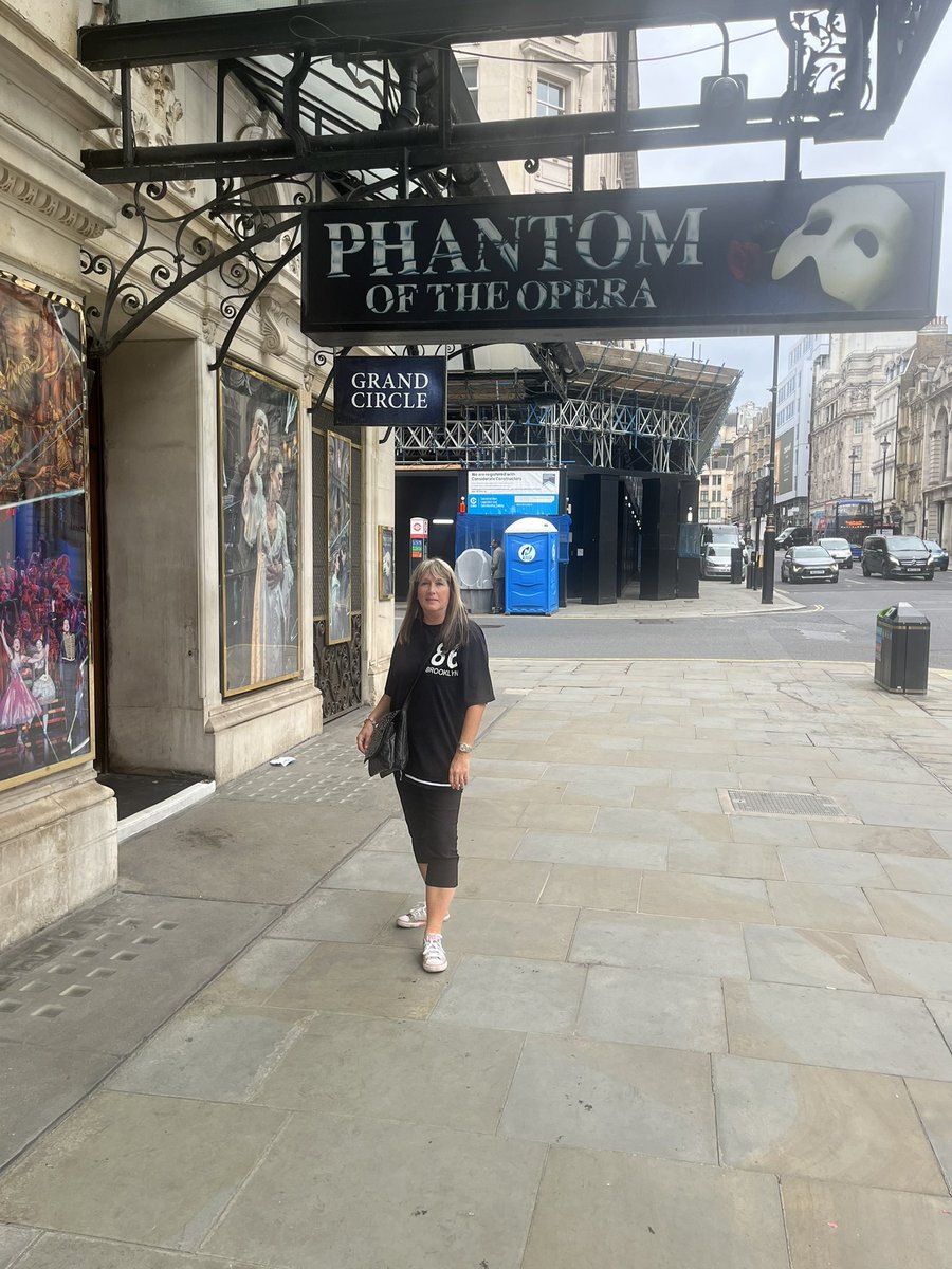 Ward2Fiona's tweet photo. #HisMajestysTheatre >#Westend #London #Son30 #PhantomOdTheOpera 🎭 https://t.co/wrO3VB7vsH