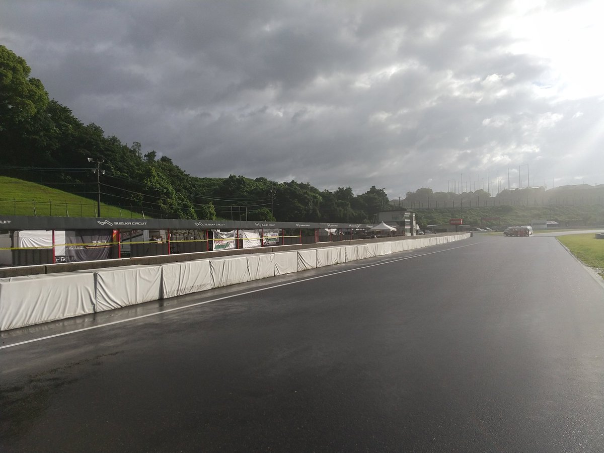 JAPANKART's tweet photo. #鈴鹿サーキット からお早うございます‼️#鈴鹿選手権 第2戦、昨日の雨から天気は回復へ向かい、ドライでのレースになりそうです。
プロドライバーも多数参戦の今大会、レースが楽しみです‼️

#JAPANKART https://t.co/Kp2JVMIFzh