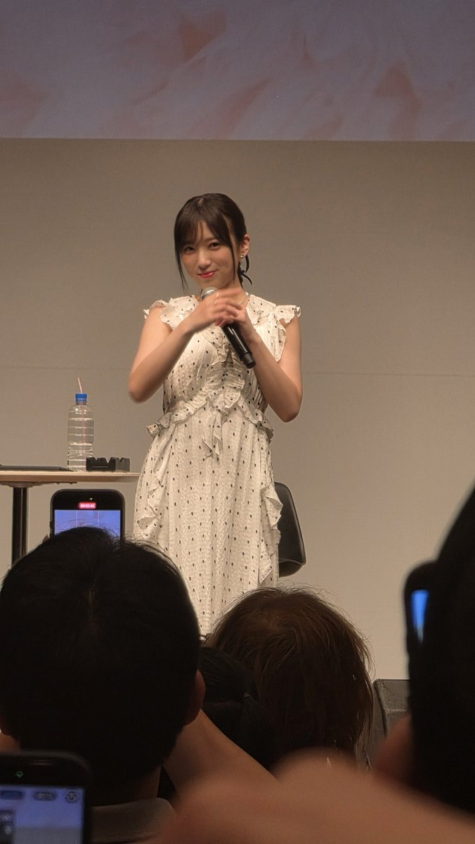 lovingqoo's tweet photo. 나코 진짜 귀여워!!!!!!!
#矢吹奈子
#矢吹奈子_bubble
#なこるーむ https://t.co/tnUkDimtr2