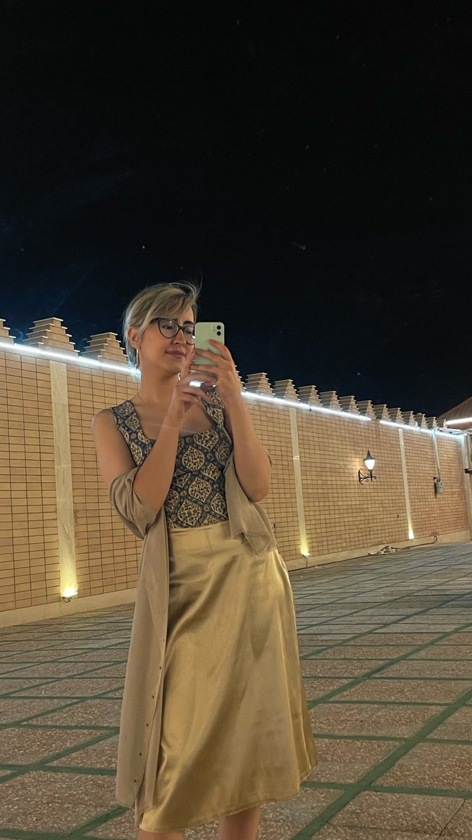 Akirakimoo's tweet photo. خرداد
بعد از مدتها ، سعی کردم با دی و جنگ کنار بیام و زندگی رو دوباره یادبگیرم
دوخانمون رو عروس کردیم
و دوباره نشستیم پا کار ، کار ، کار https://t.co/mdQetvW8e8