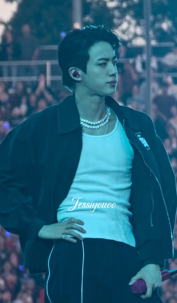 loserksj's tweet photo. seokjin you are so fucking sexy https://t.co/oK5rs5Y6Jh