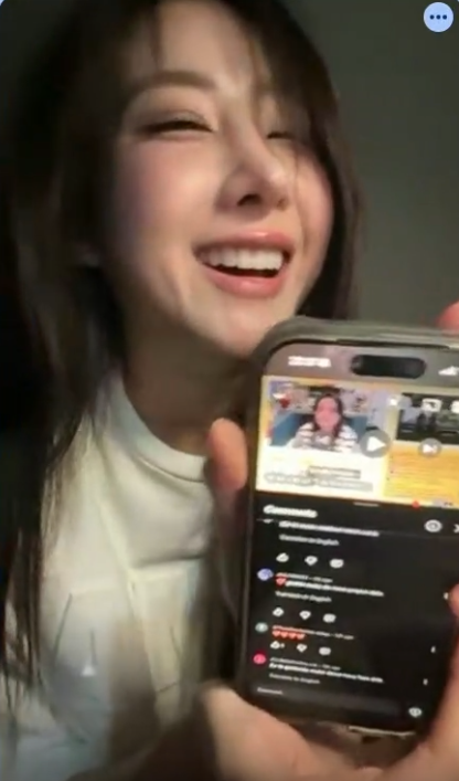 fesicuro's tweet photo. Yoko mostrando que viu meu react // Eu morta

Em breve a entrevista vai pro canal. Thank you, @Yoko_apasra for your kindness. https://t.co/HaMqxPpart