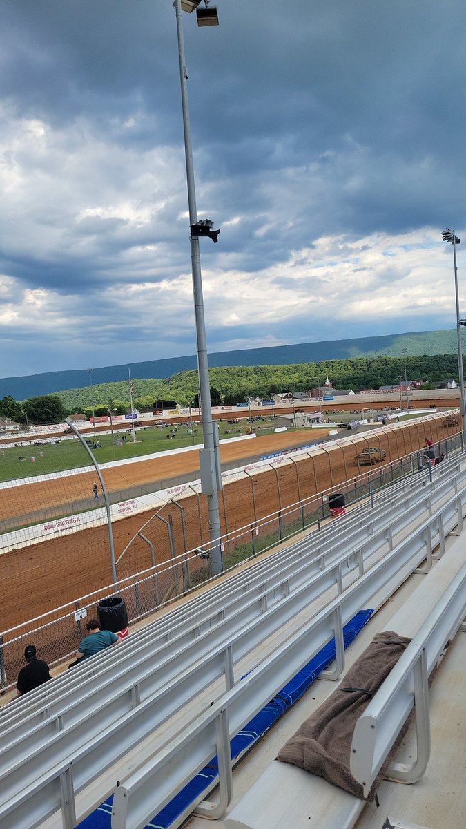 Bribri342's tweet photo. First time @PortRoyalSpdway @USACNation is here, along with the 410 sprints.  Please no rain. 🤞 https://t.co/9skGtqwvHN