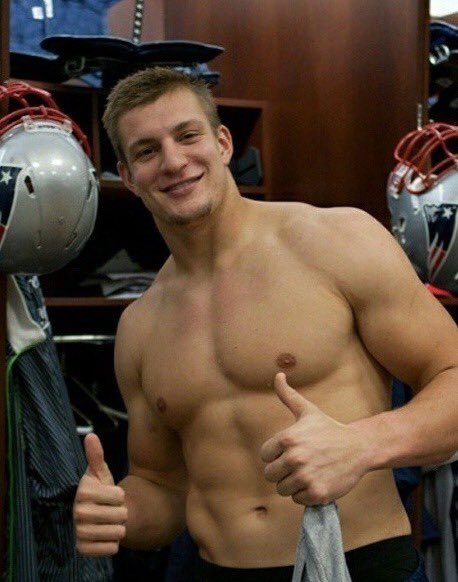 Daily NFL Hunks tweet media