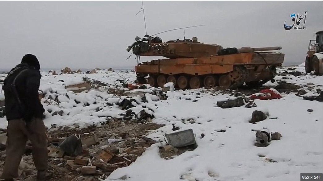 sousuke90's tweet photo. This is a pretty rare sight to see 
Isis captured German made leo 2a4 from Turkey https://t.co/pwxs4G42kE