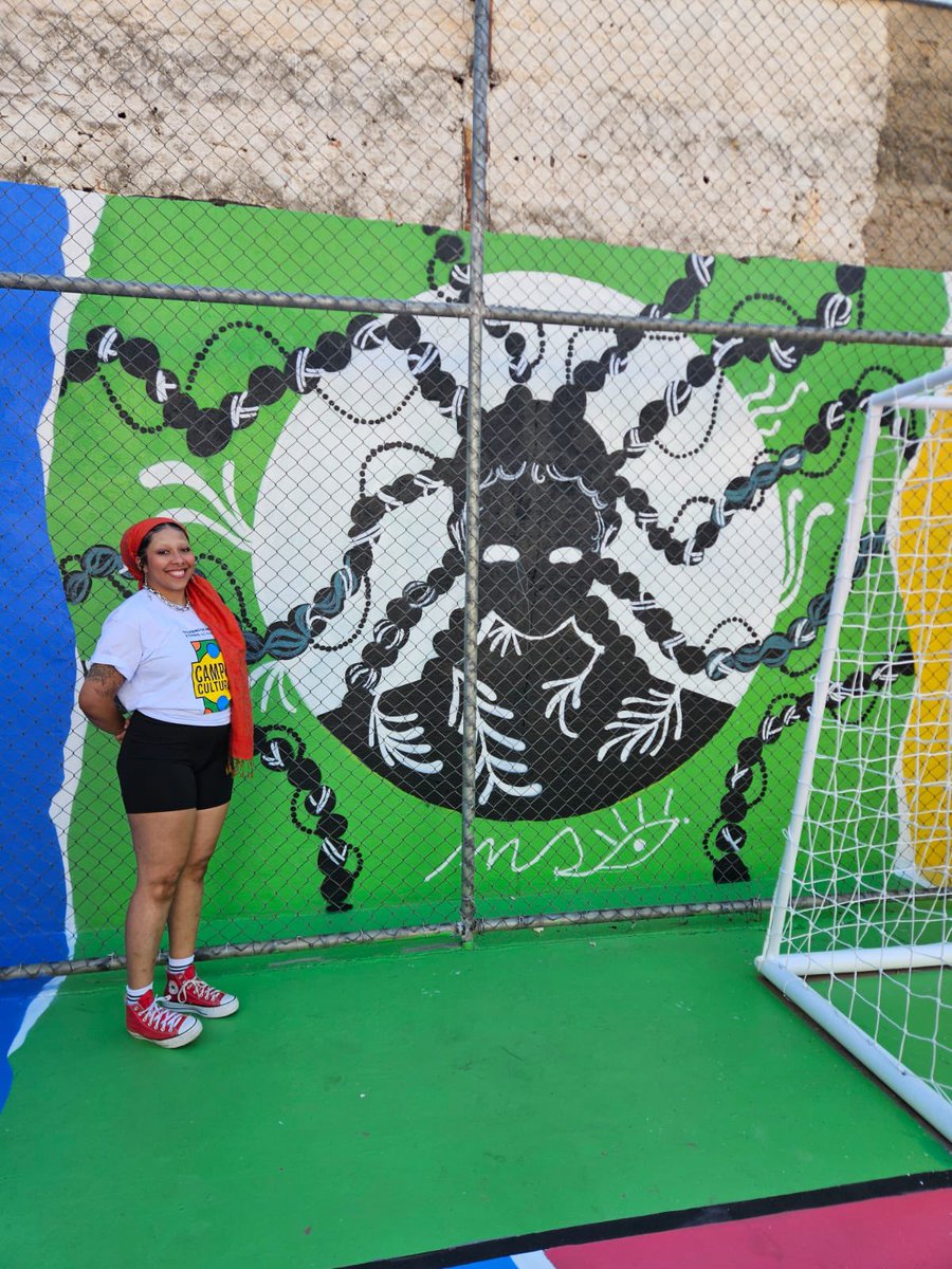 mayarasmith_'s tweet photo. pintei uma quadra e usei spray pela primeira vez!!!!!!!! 👁️💚

(e uma mini pretinha disse que achou meu trabalho lindo 😭💚 VENCI! https://t.co/LAiAY78njo